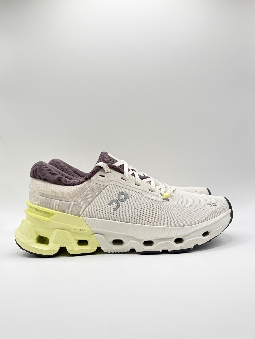 On Cloudflyer 5 “Pearl/Hay” Running Shoes 8.5 Womens